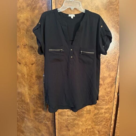 Lily white black blouse - Picture 1 of 7